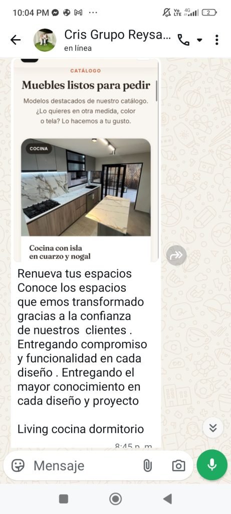 Cocina con isla en cuarzo y nogal fabricada por Innova RS